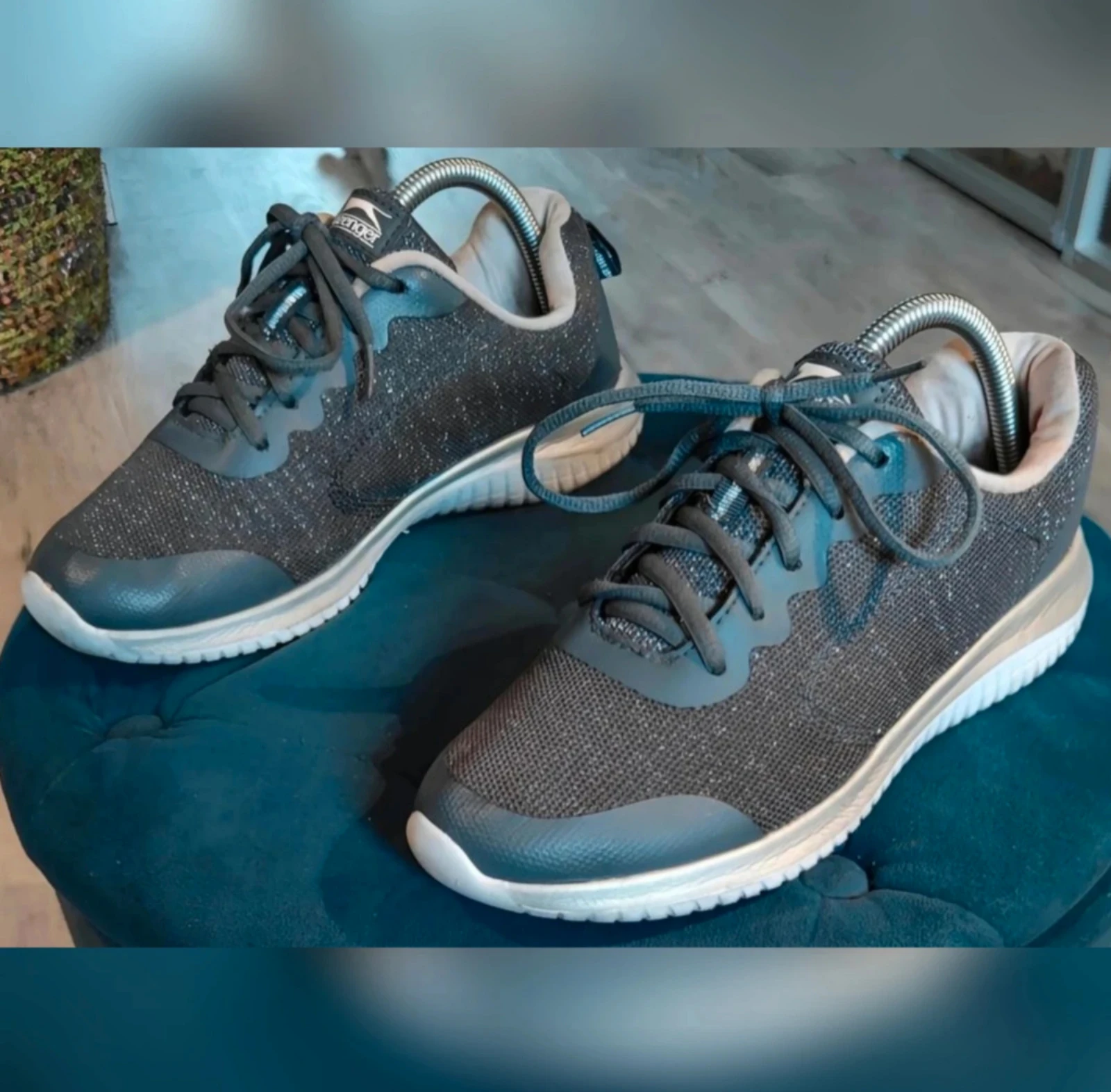 Mooie donkergrijze sneakers Slazenger maat 39